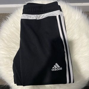 Women’s medium adidas sweatpants
